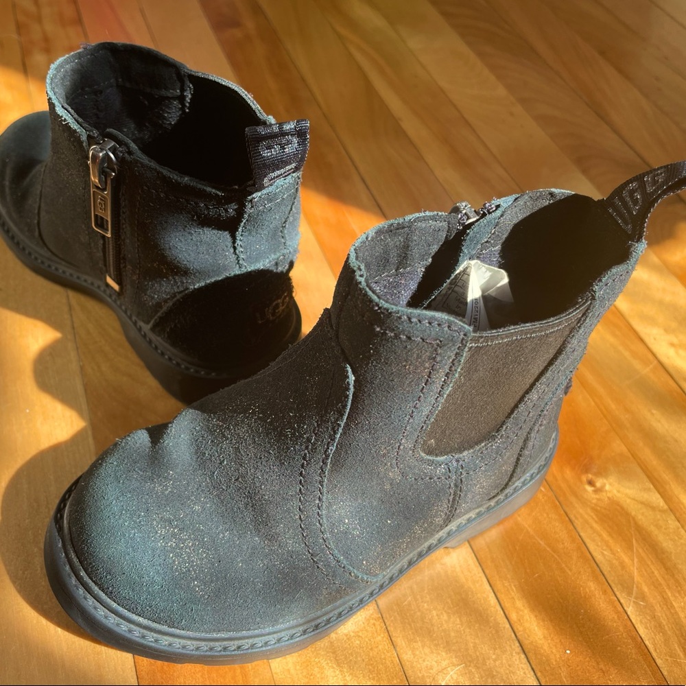 UGG toddler boots sz 8